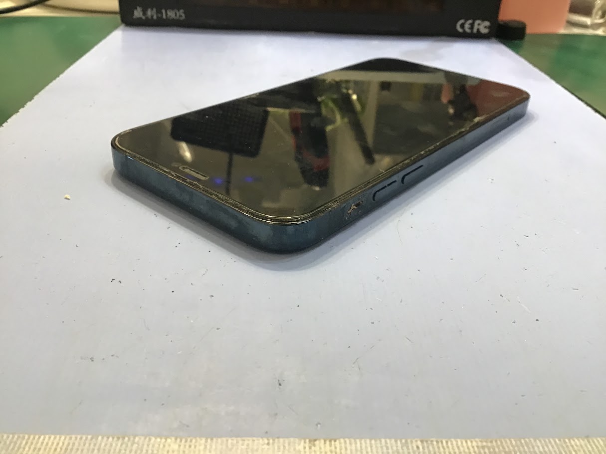 iPhone12Proのバッテリー交換ならデータそのまま修理可能なスマホ修理工房中野ブロードウェイ店へ！